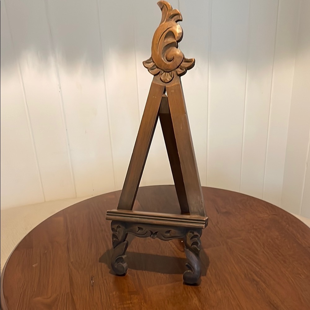 Elegant Wooden Display Easel
